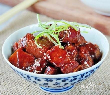 家庭厨房里的经典美味 自制红烧肉的秘诀与步骤